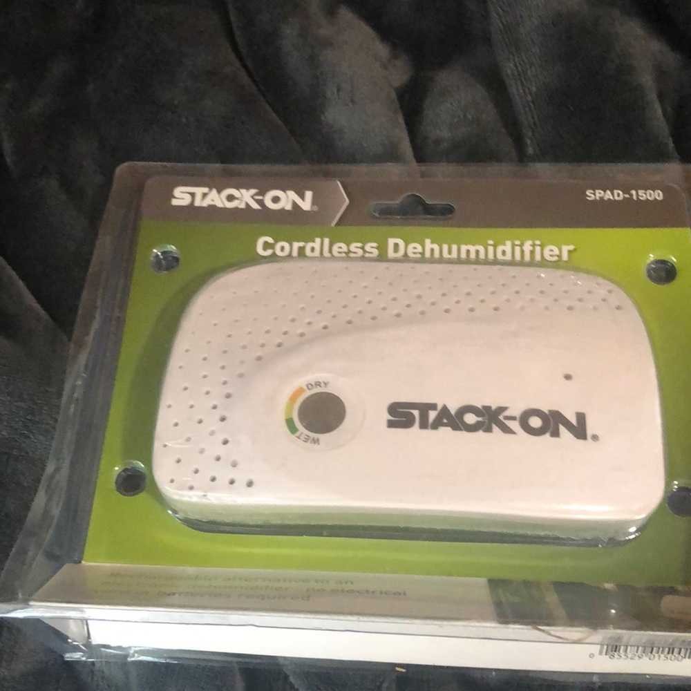 Cordless dehumidifier